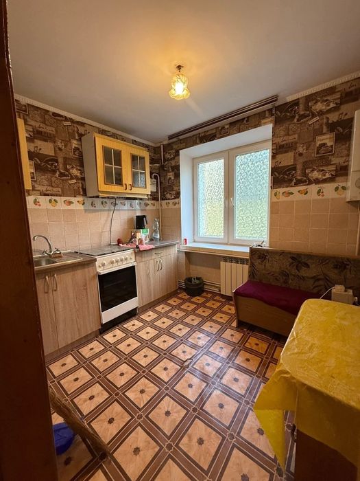 Продаю двох кімнатну квартиру. Аліна+380955753952 Без агенції...