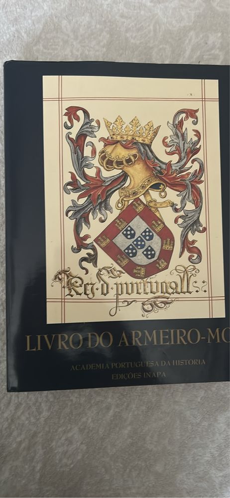 Obra Rara de Heráldica – Livro do Armeiro-Mor (Inapa / 2000)
