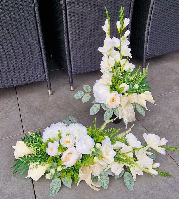 Komplet kompozycji kwiatowych na grób STROIK + bukiet Z186