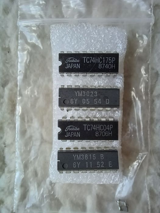 Toshiba TC74HC175P 8740H, TC74HC04P 8706H