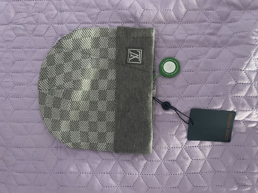 Gorro da Louis vuitton cinzento