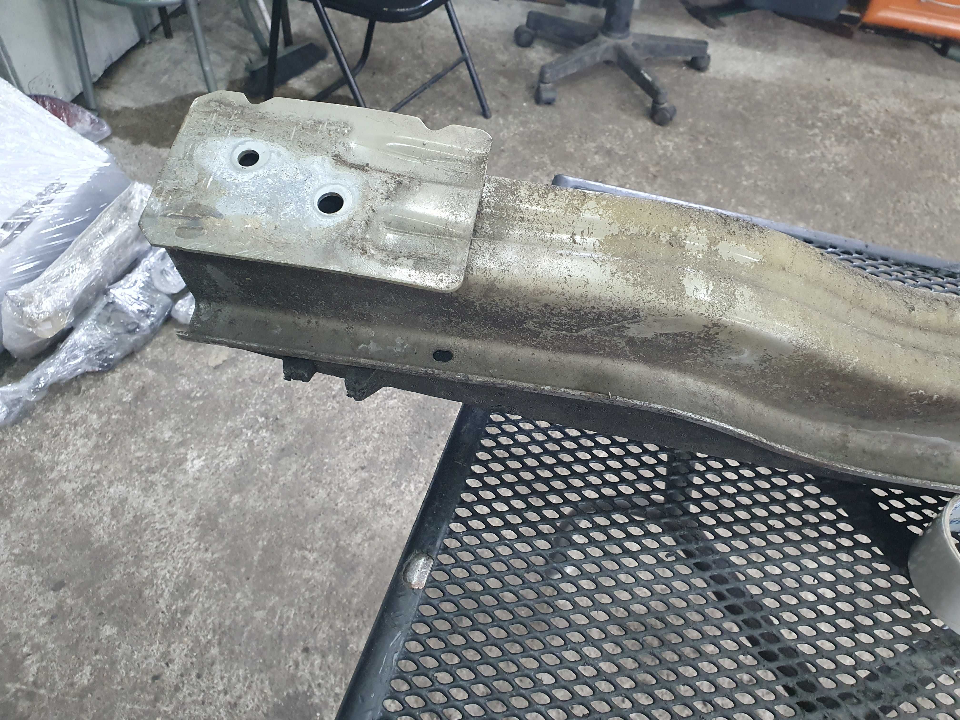 Belka pod zderzak tyl absorber Alfa Romeo 159 sedan kpl