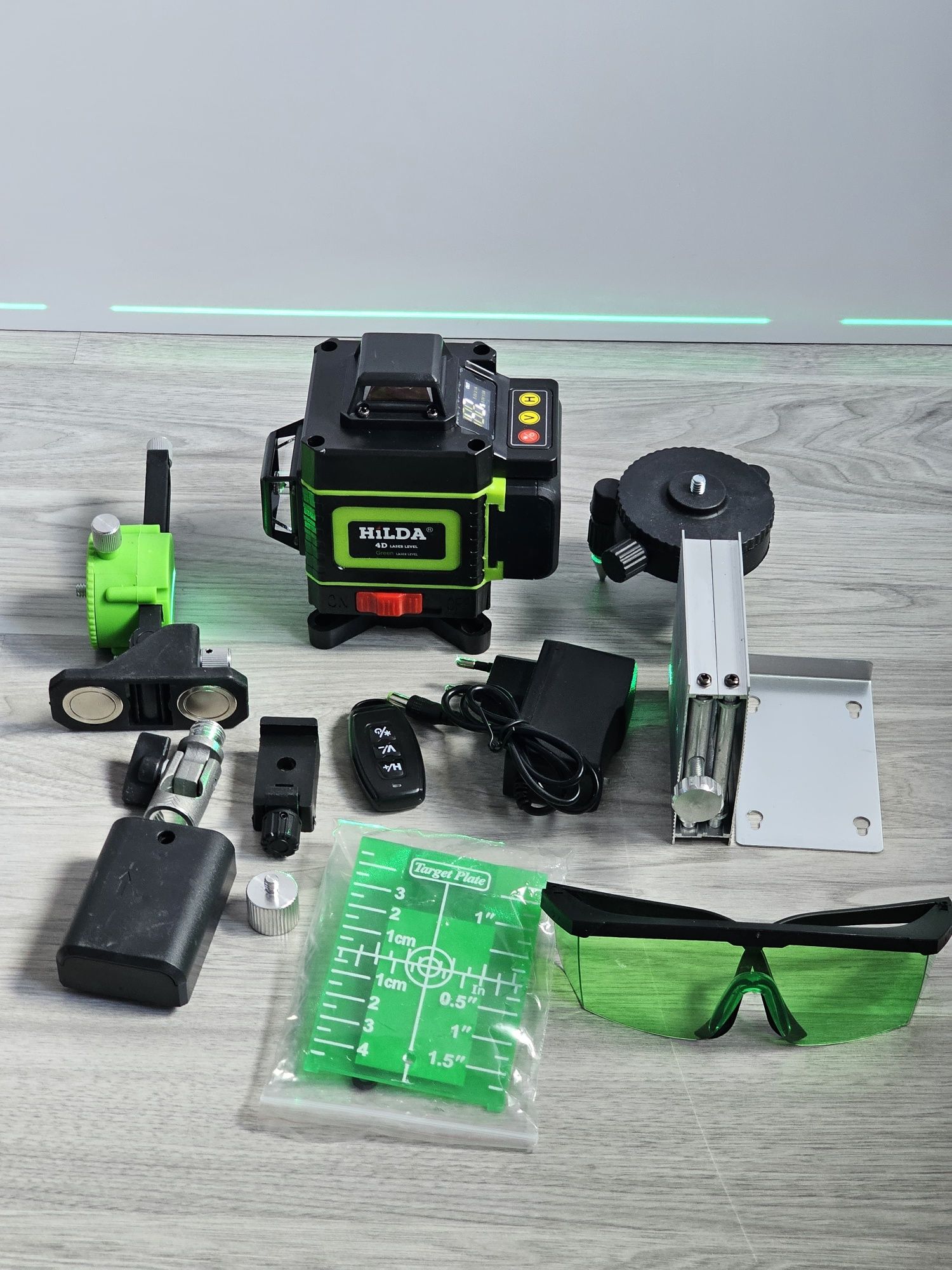 Nível Laser 16 Linhas 4D Auto-Nivelamento 360° Horizontal E Vertical