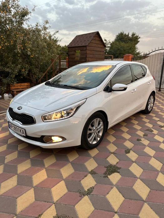 Продам Kia Ceed 2015