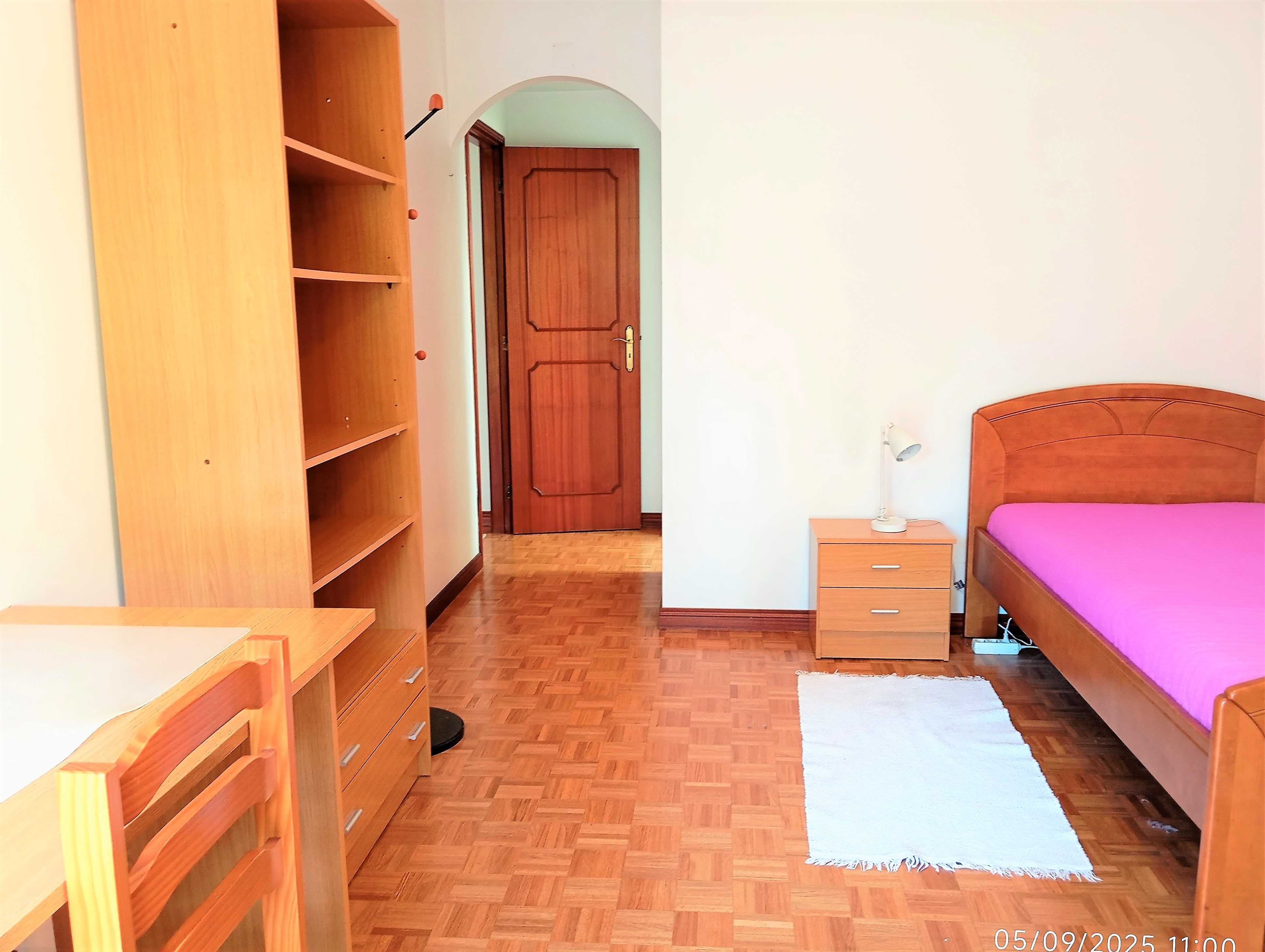 Arrendo 2 quartos em  Leiria a meninas estudantes, despesas incluídas