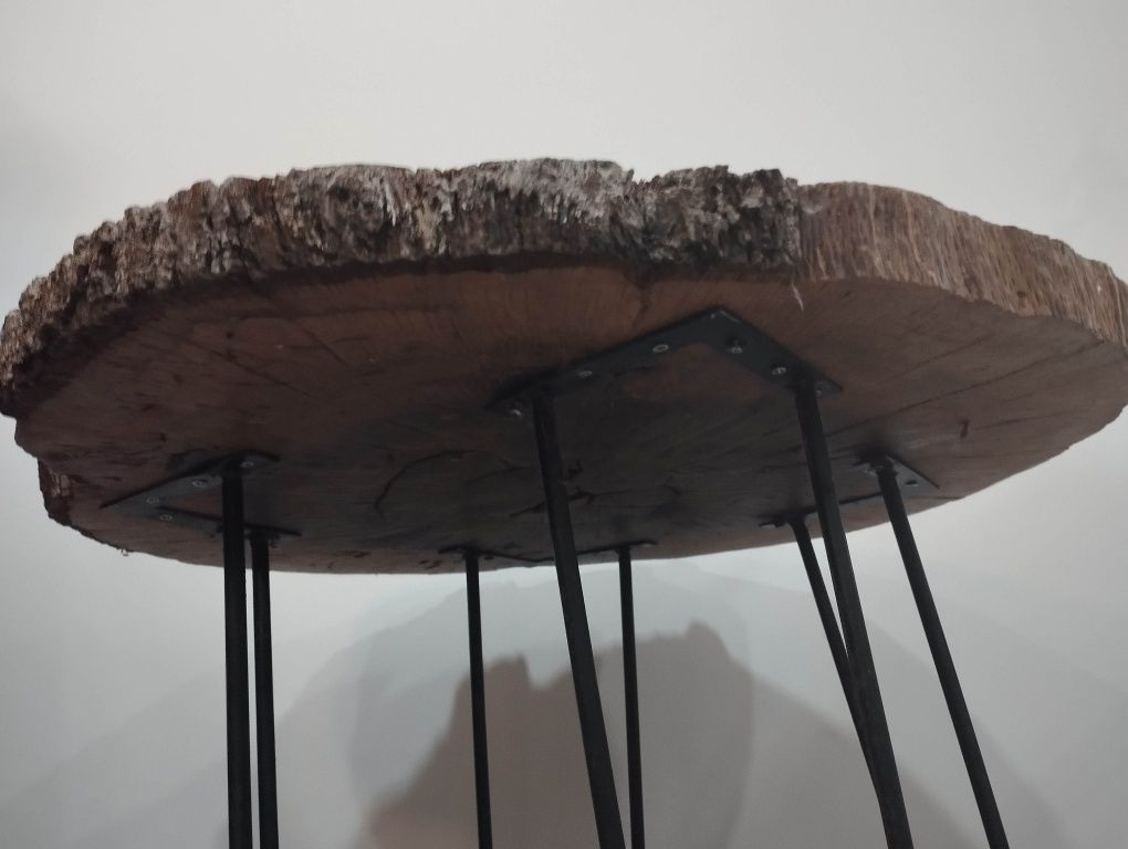 Mesa auxiliar ou de centro de madeira artesanal