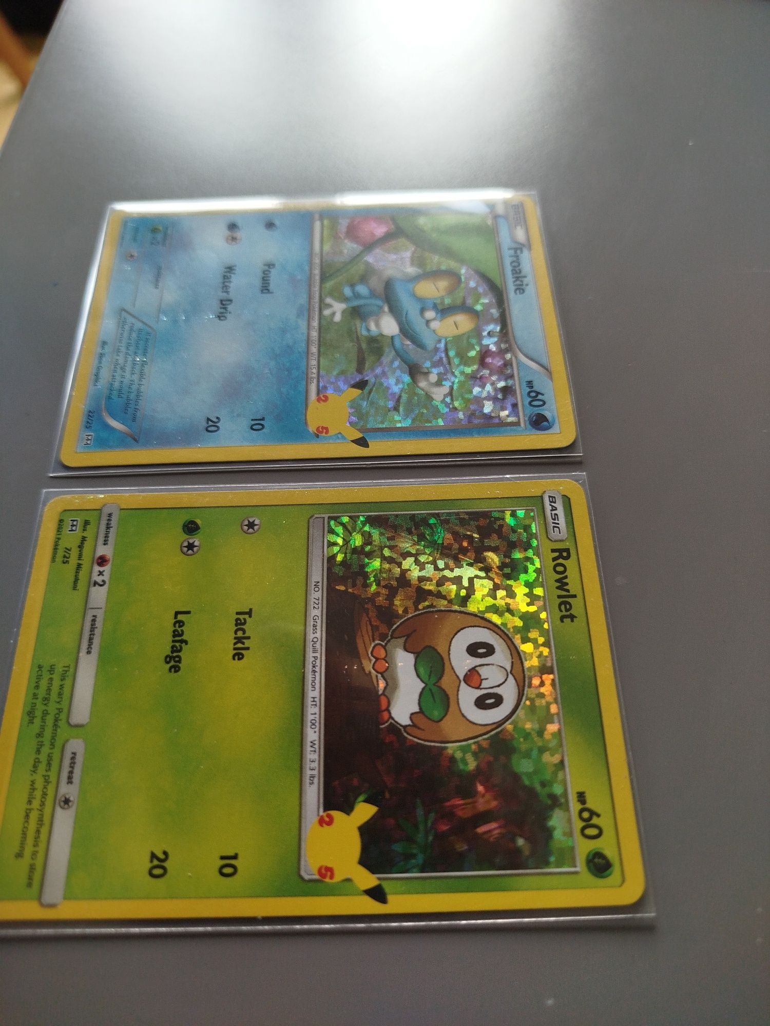 Roakie #22 Rowlet #7 holo McDonald's Pokemon Cards