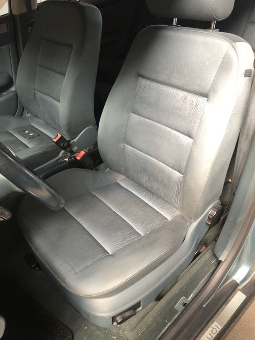 Sprzedam wnętrze tzn. Fotele i kanapa oraz boczki audi a6 c5