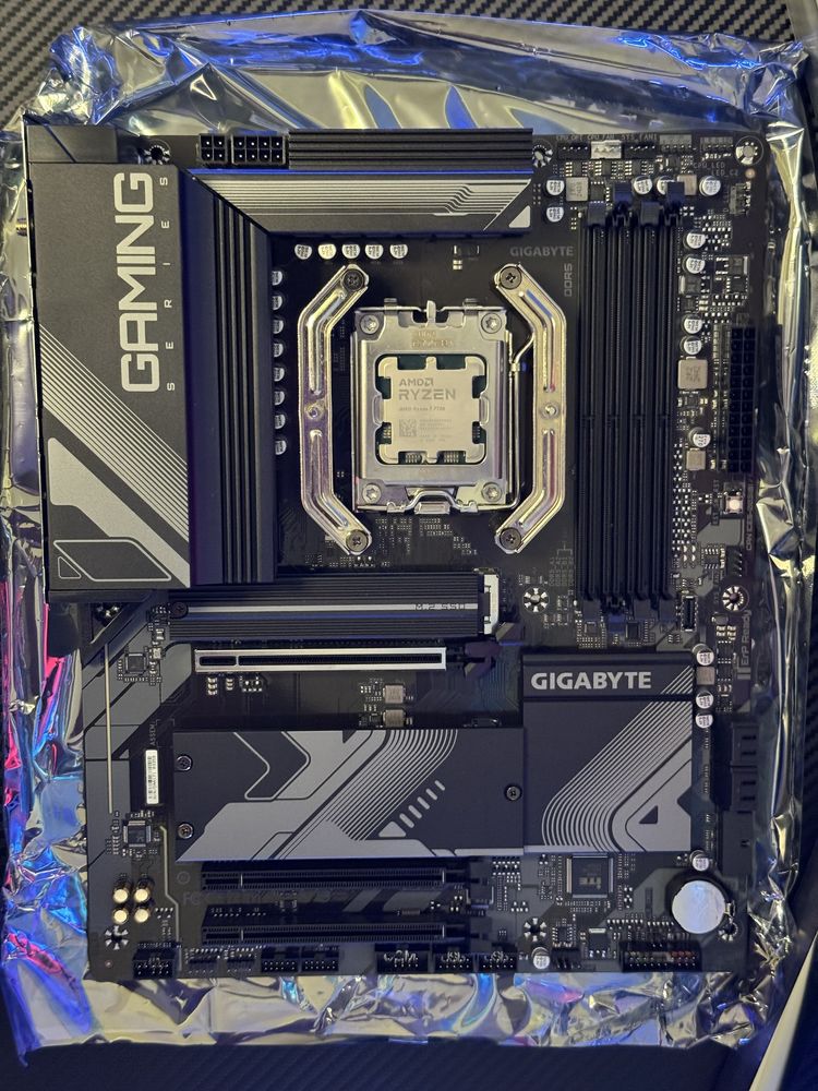 СРОЧНО RYZEN 7 7700 + B650 + 32Gb DDR5(Киев самовывоз)