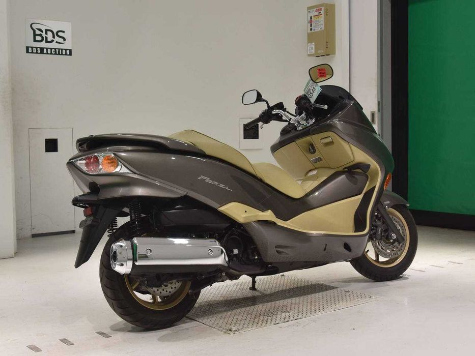 Скутер з Японії Honda Forza 250 MF10 ABS з документами в АртМото Суми
