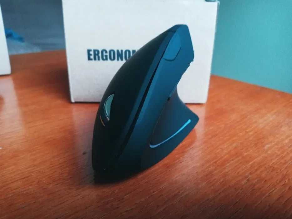 Ergonomiczna bezprzewodowa mysz optyczna 2.4