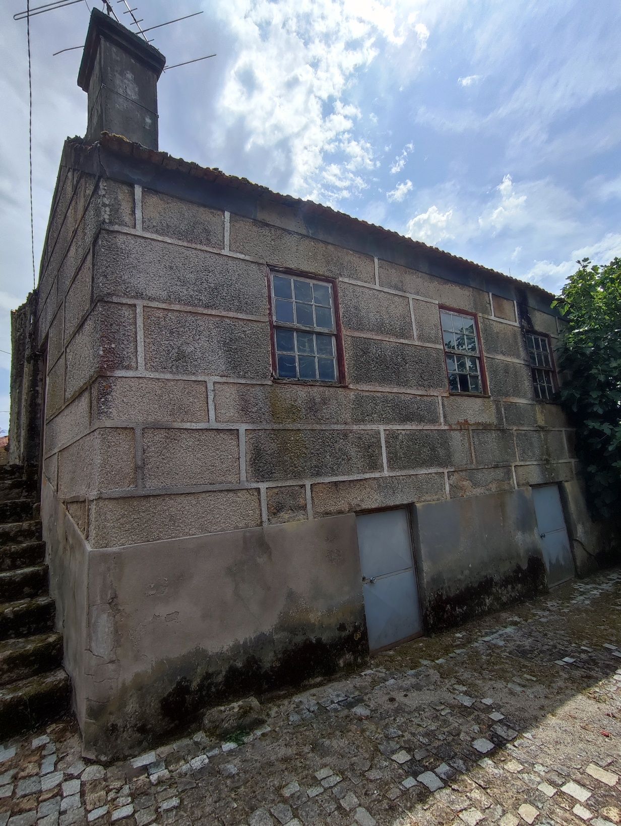 Ler anúncio* Vendo Casa Típica de Aldeia -  Ideal para recuperaçã