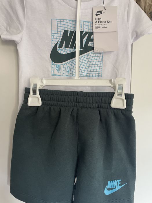 Nowy komplet Nike 12-18 miesięcy, gratis