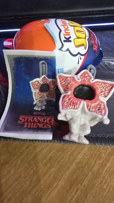 Figurka Kinder Joy x Stranger Things Funko Pop "Demogorgon paperclip"