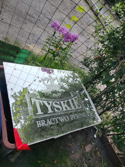 Reklama na lustrze