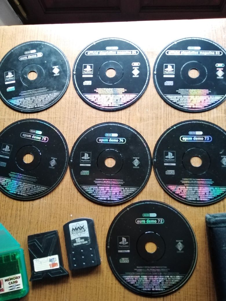 5 Jogos+7 Demos +3 cartões de memória + Bolsa Original