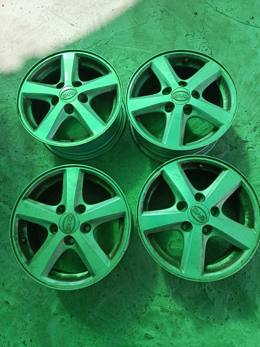 Оригинальные диски на R15 с BYD F6 подходят на Toyoty  размер на фото.