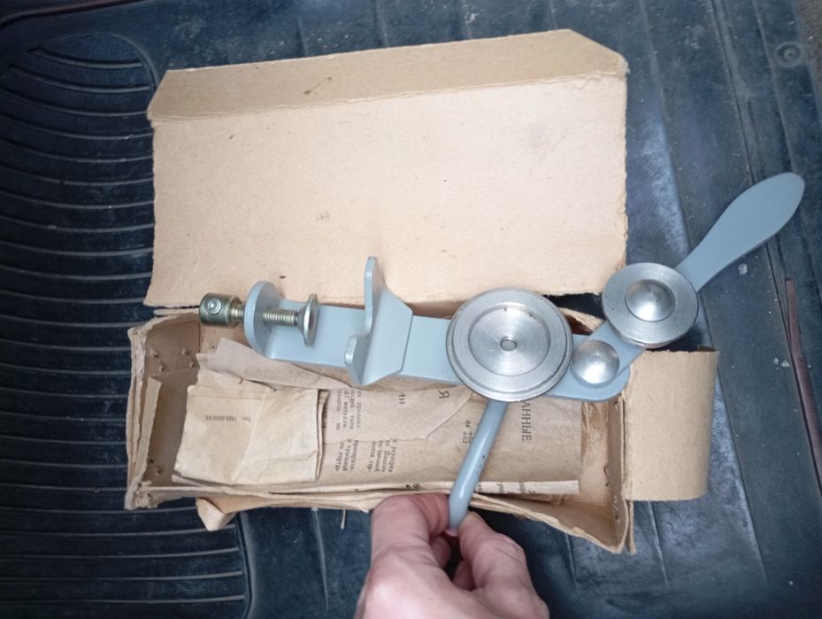 Ключ для выравнивания крышек