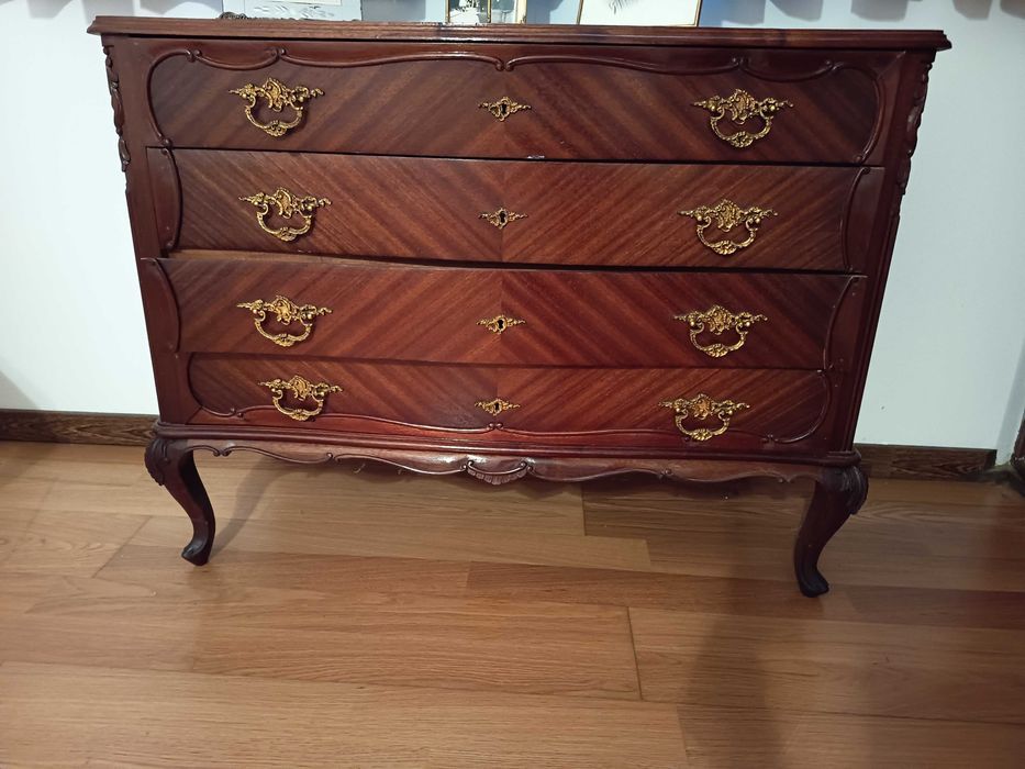 Cómoda clássica 4 gavetas