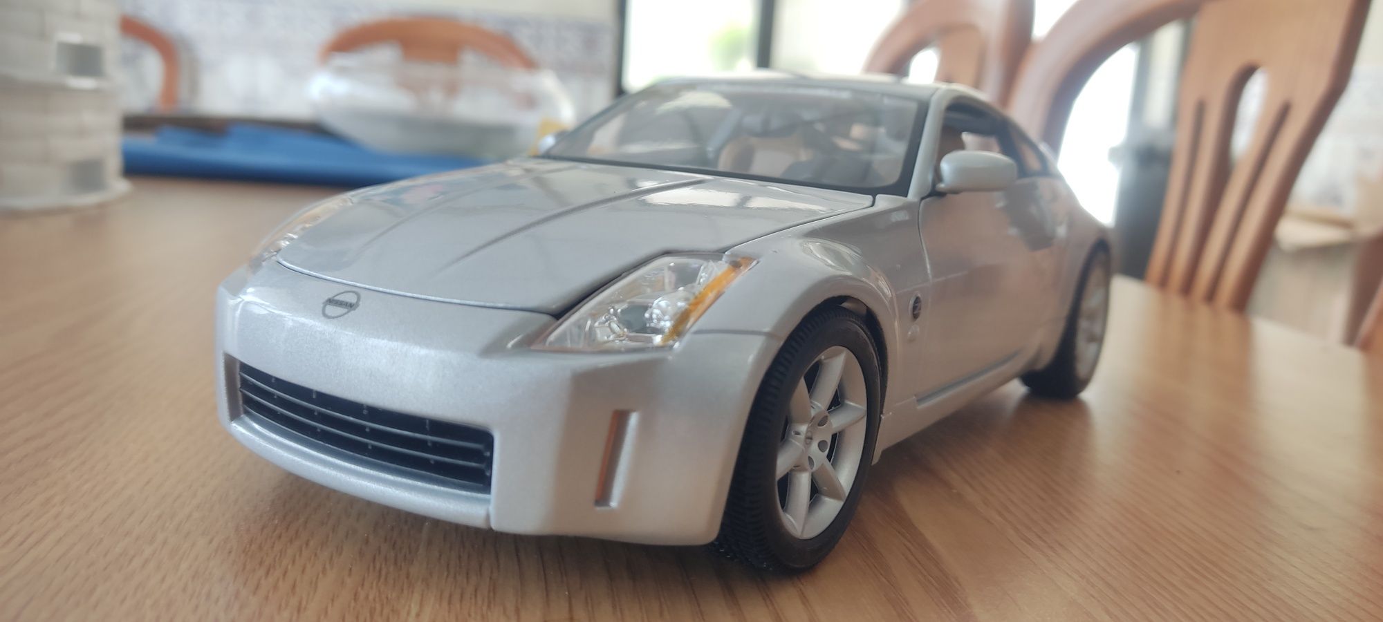 Nissan 350Z - Maisto - 1:18 - Sem caixa