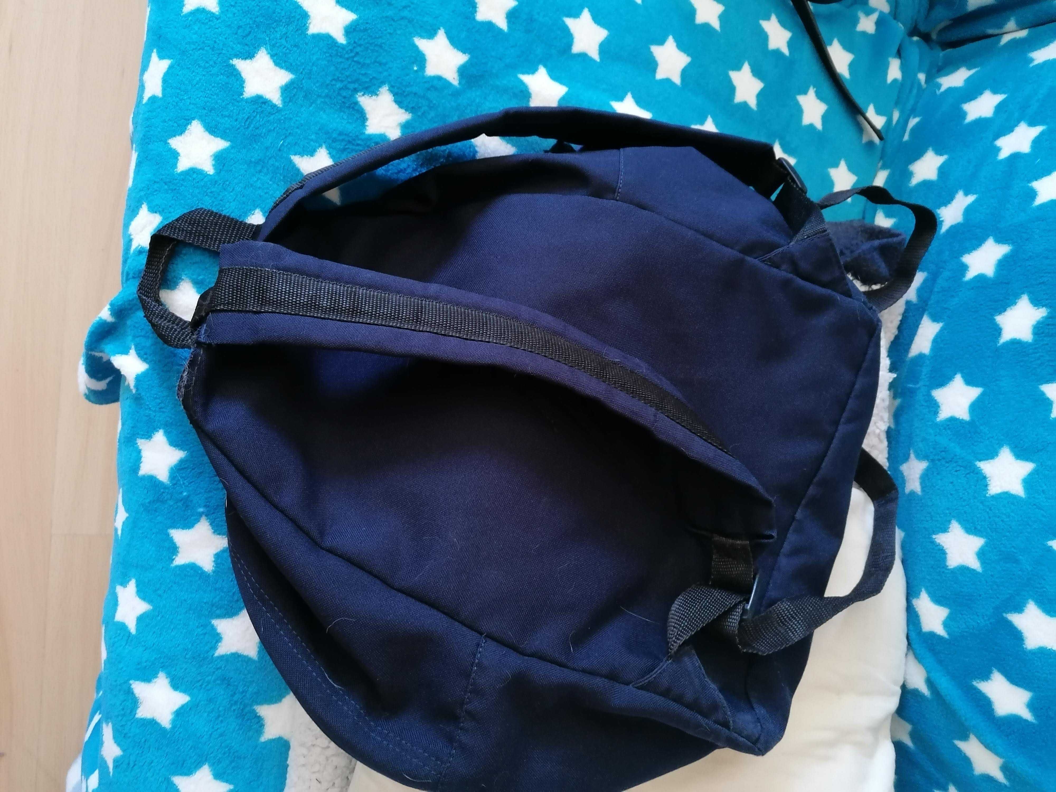 Mochila azul leve