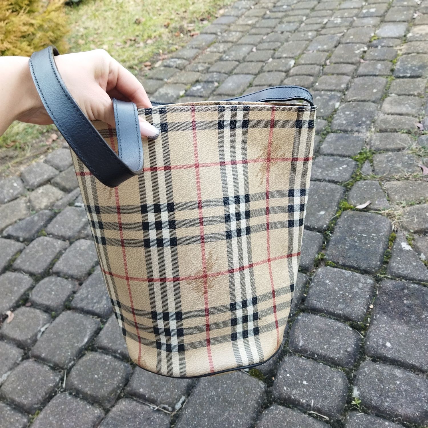 Torebka burberry bucket damska