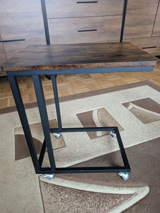 Stolik kawowy, na kółkach