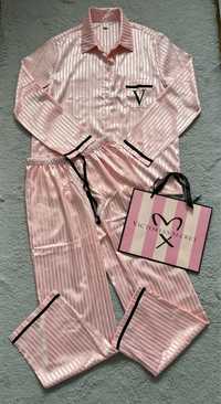Długa różowa piżama satynowa w paski jak Victoria’s Secret