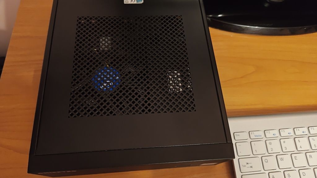 Mini PC ASRock intel i5 (6 gen) 16gb ddr4 SSD 250gb Chieftec