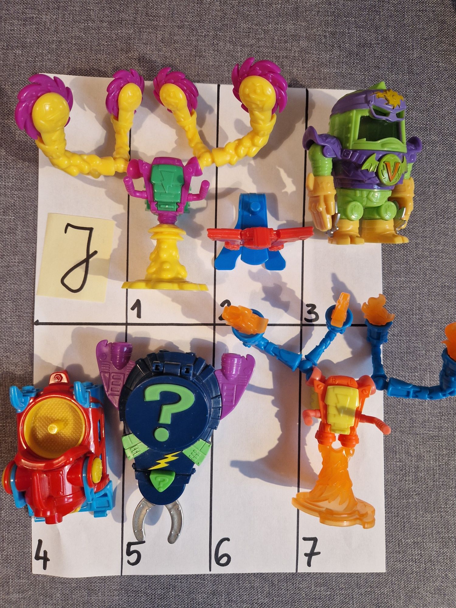 Super Things roboty, egzoszkielety i pojazdy - J
