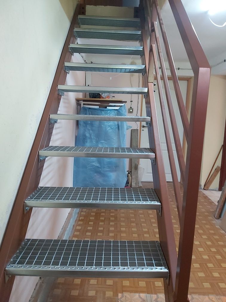 Schody stalowe zewnętrzne