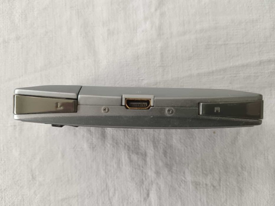 Console GameBoy Micro - Silver (Nintendo, Tested, Working, No Charger)