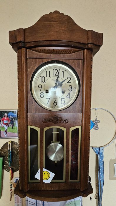 Thempus fugi stary zegar