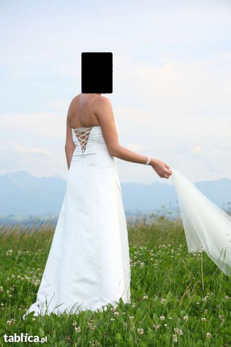 śliczna suknia ślubna