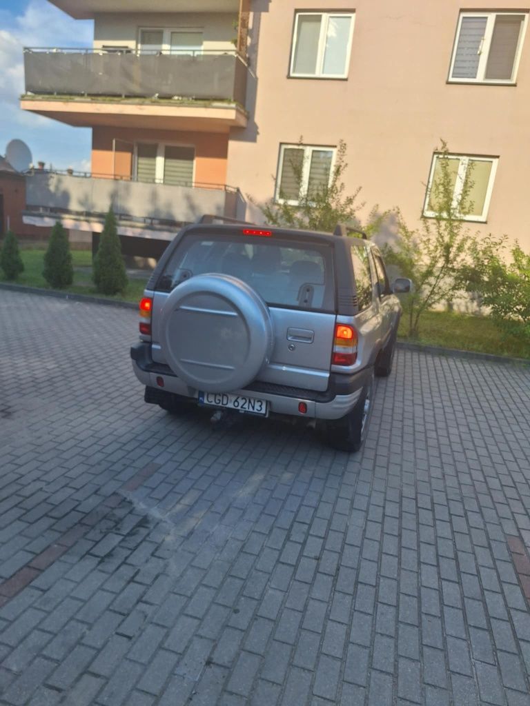 Sprzedam Opel Frontera 2.2 Benzyna