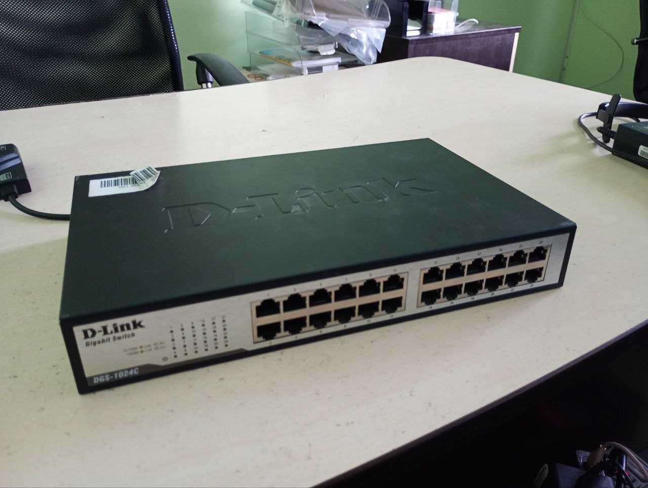 Некерований комутатор D-Link DGS-1024C