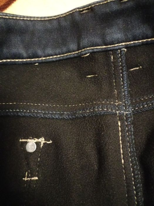 Джинсы теплые . .