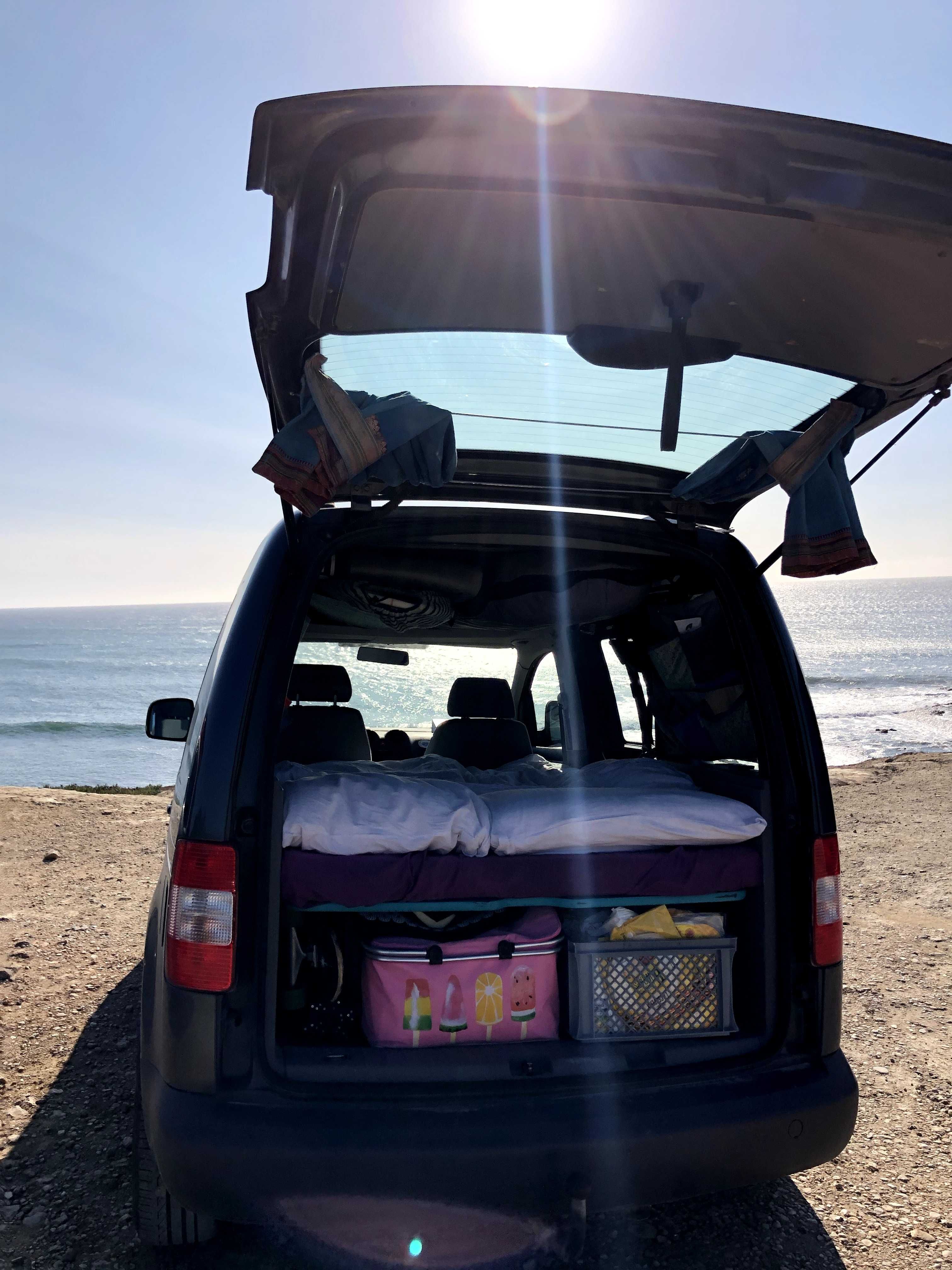 À VENDA: Volkswagen Caddy Mini Camper (2010)
