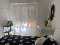 Quarto para arrendar em Algés