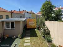 Moradia T3 com jardim, varanda e garagem em Cedofeita