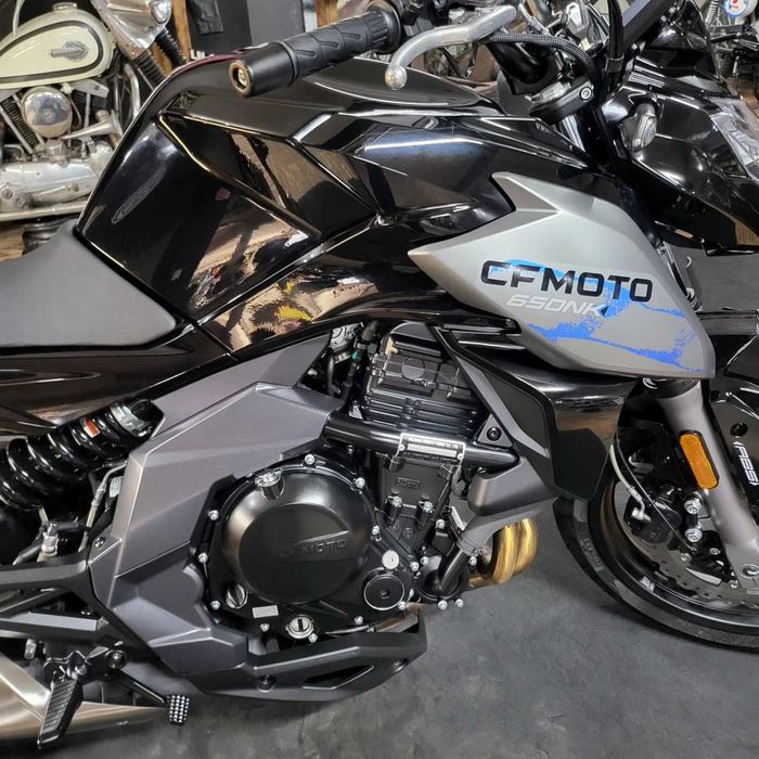 CF Moto NK 650 / 2025