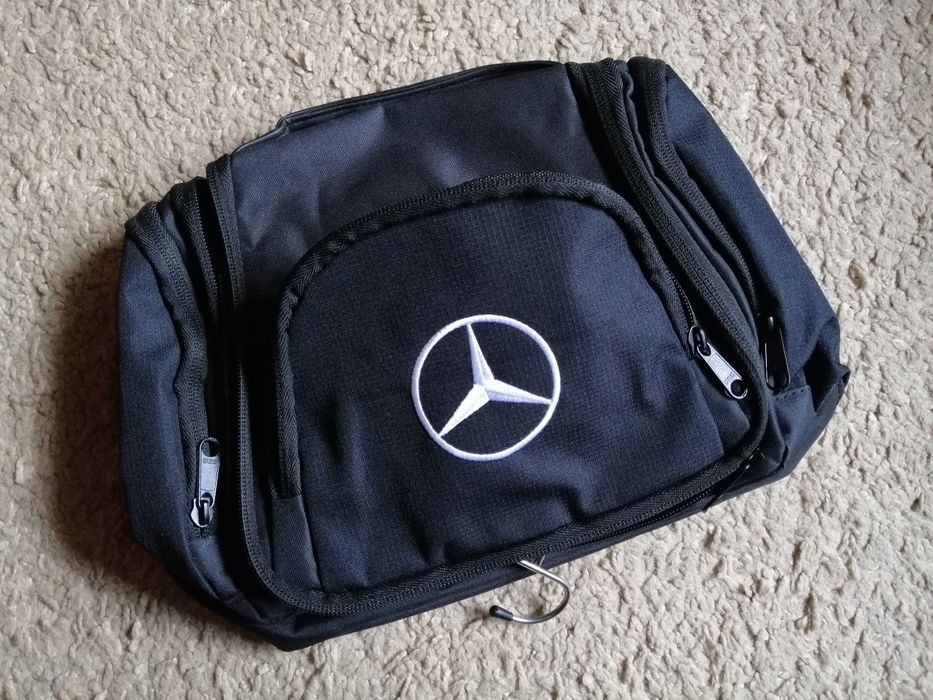 Kosmetyczka kierowcy mercedes