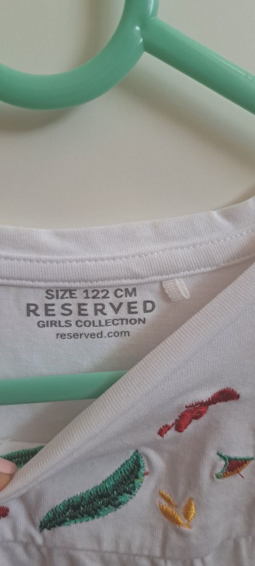 Bluzka z haftem na dekolcie Reserved r.122