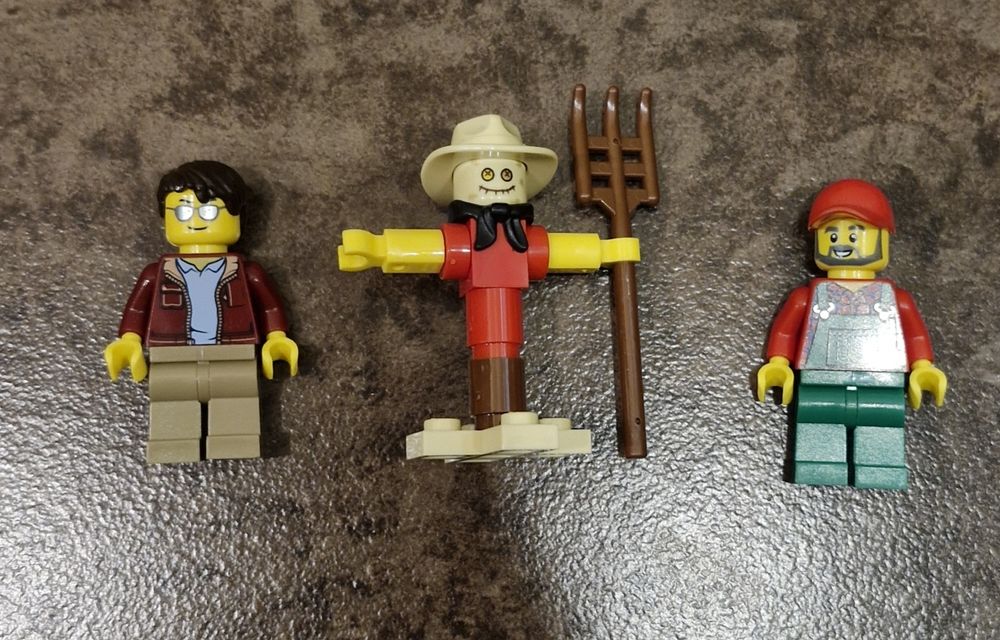 Конструктор LEGO City Кормозбиральний комбайн (60223)