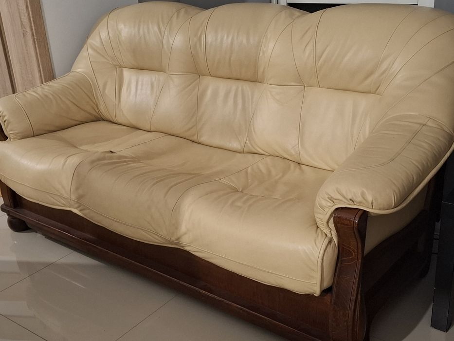 Zestaw mebli drewnianych do salonu