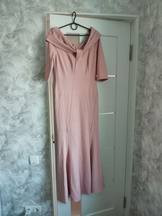 Платье цвета пудра