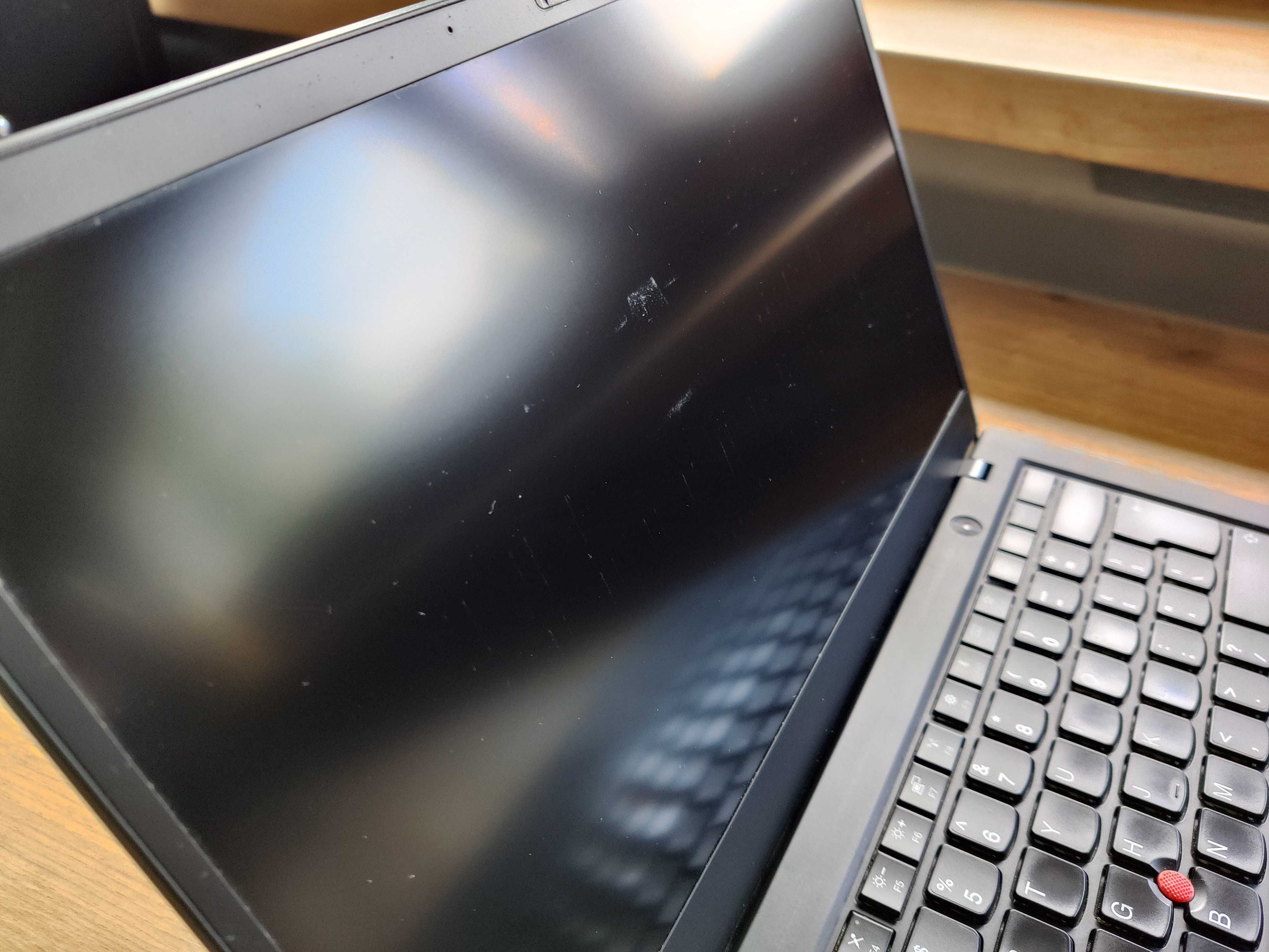 Lenovo X1 Carbon 6 Gen - 14", Intel i7 8 Gen, RAM 8 GB, SSD 256 GB