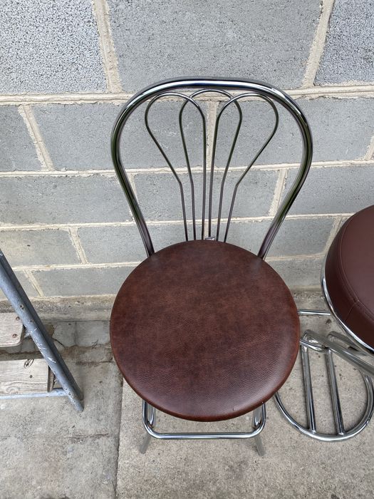 Барні стільці в доброму стані