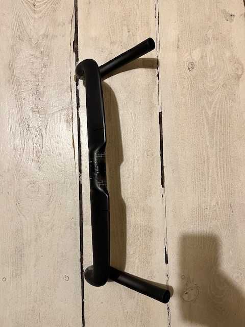 Kierownica 3T Aeroghiaia  carbon flara 420mm