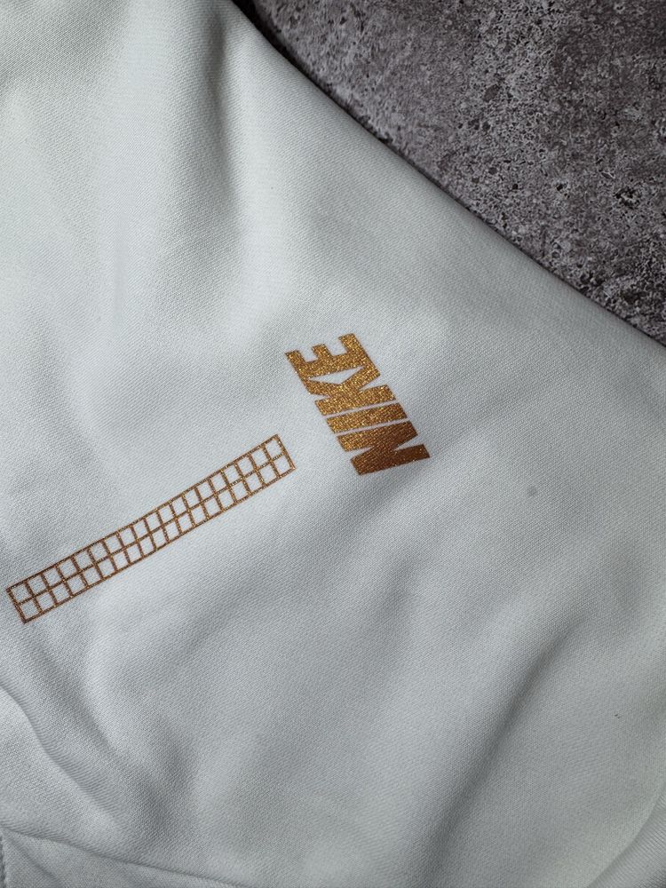 Білосніжний жіночий світшот Nike